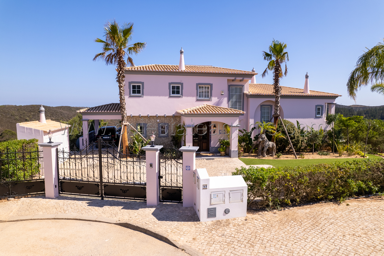 HOUSE FRONT