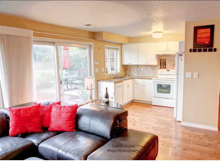 Living/Kitchen Guest Suite