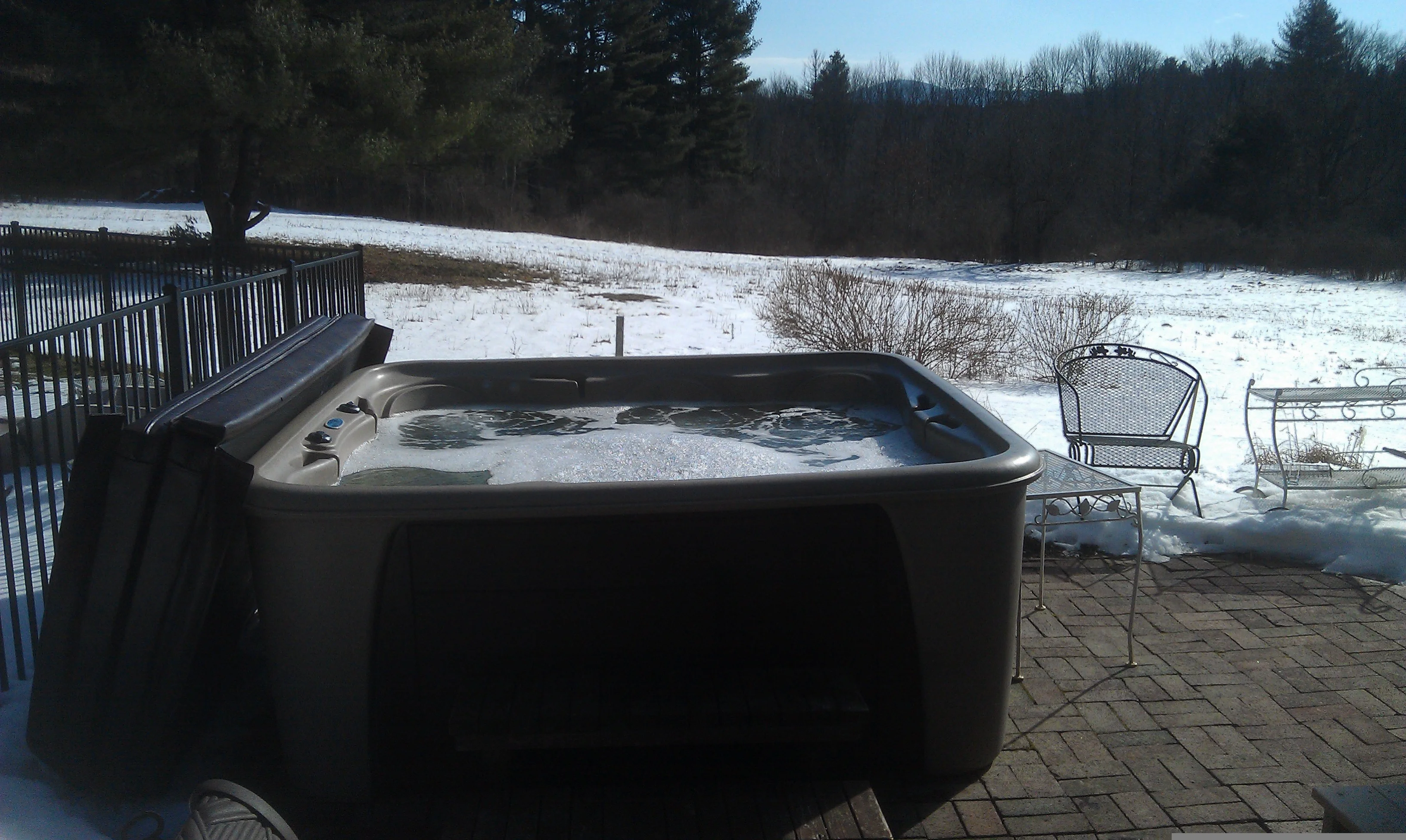 6-person premium spa