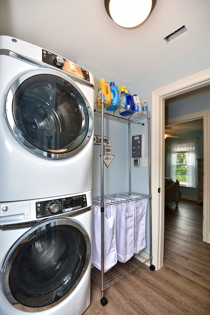 Full-size washer & Dryer