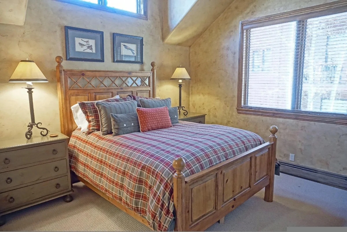 Queen Bedroom