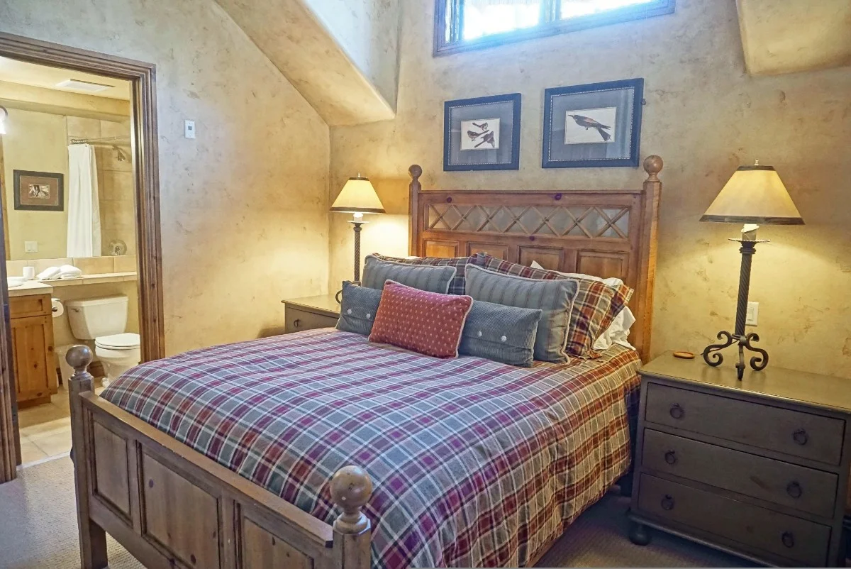 Queen Bedroom