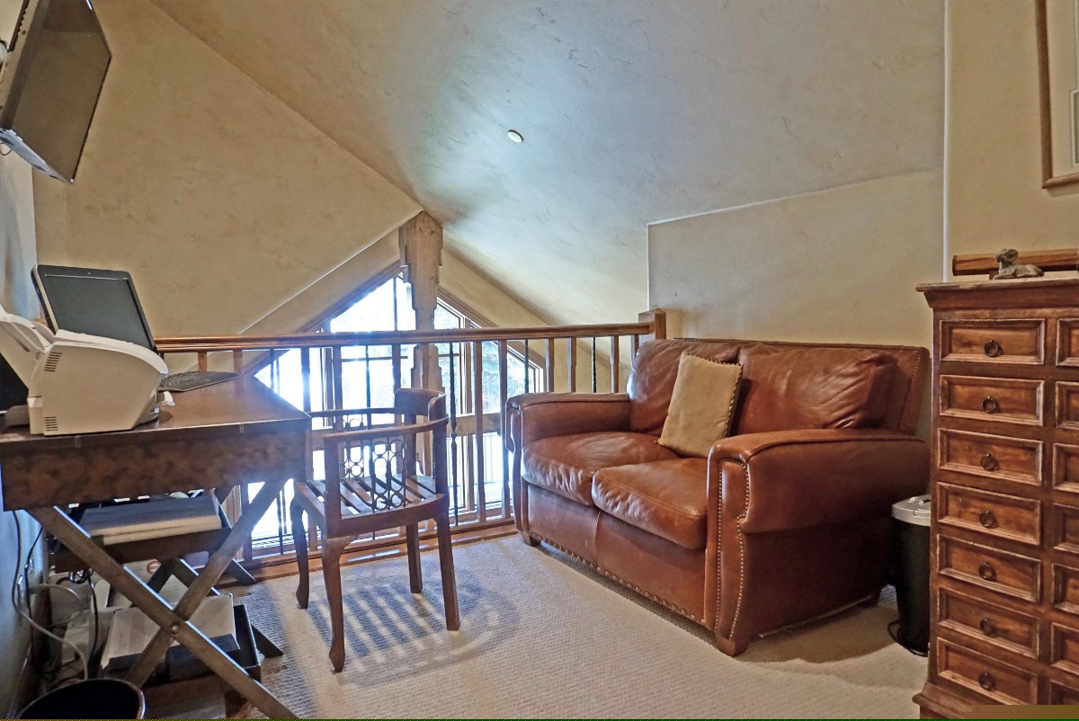 Loft with a Large Twin