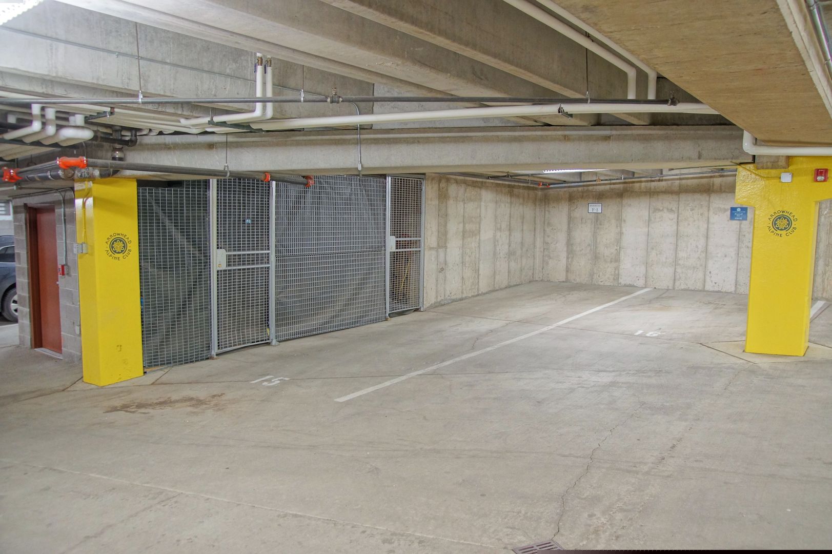 Tandem - 2 parking spots