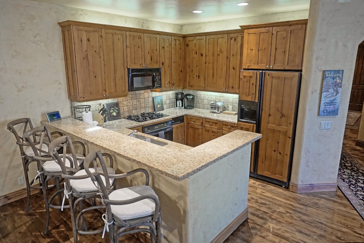 Living RoomKitchen